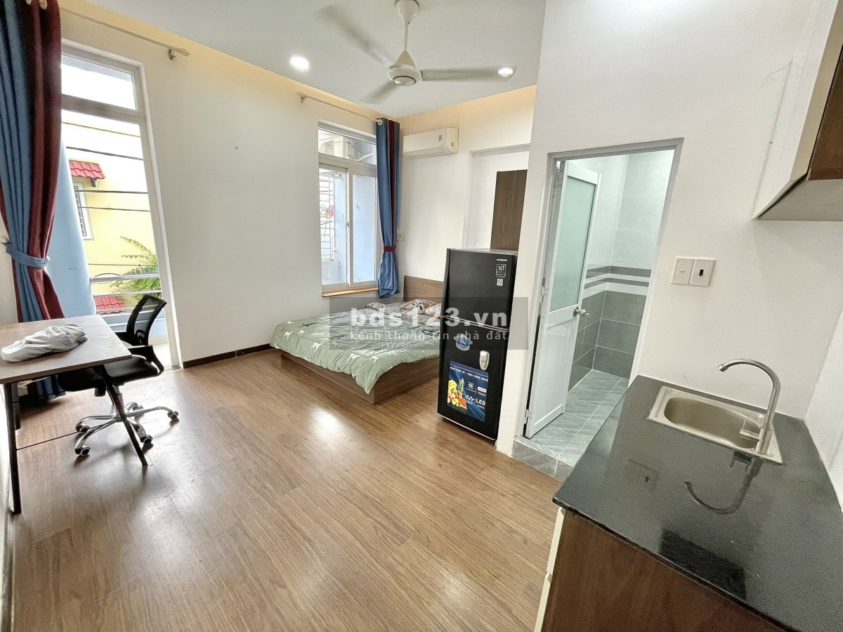 CHDV ban công lớn - Phòng ngủ cửa sổ đón nắng - Full nội thất xinh đẹp - Ngay trung tâm Bình Thạnh