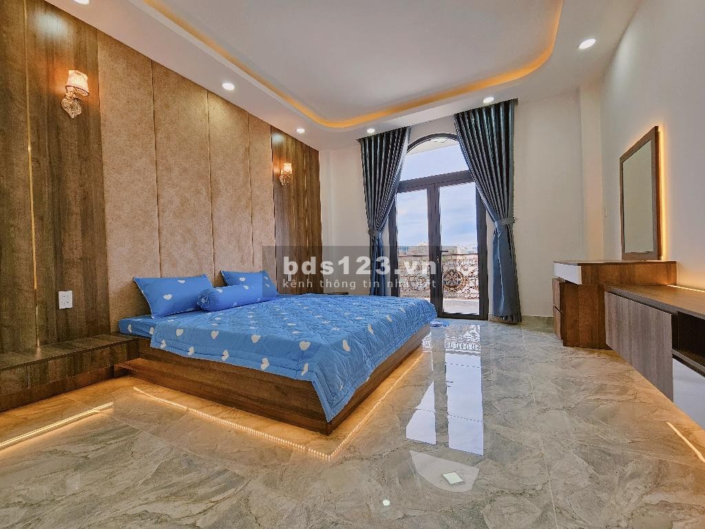 Bán nhà, mới, hẻm rộng ô tô tránh, Trần Thị Năm, 80m2, 8.3 tỷ thương lượng, 6 tầng