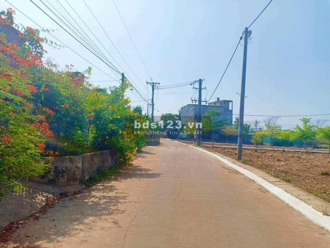 Cần bán gấp 122m2 full thổ cư MT đường 23 Sông Trầu Trảng Bom Đồng Nai giá 990 chốt