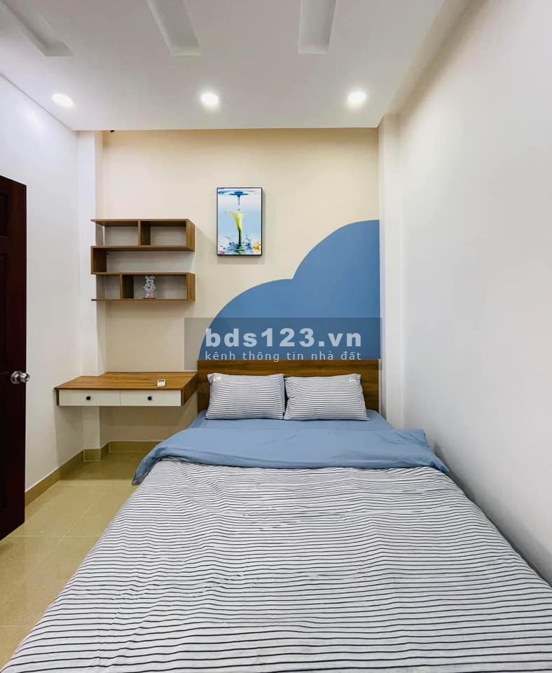 Bán nhà chính chủ 1 trệt 3 lầu, Bình Tân