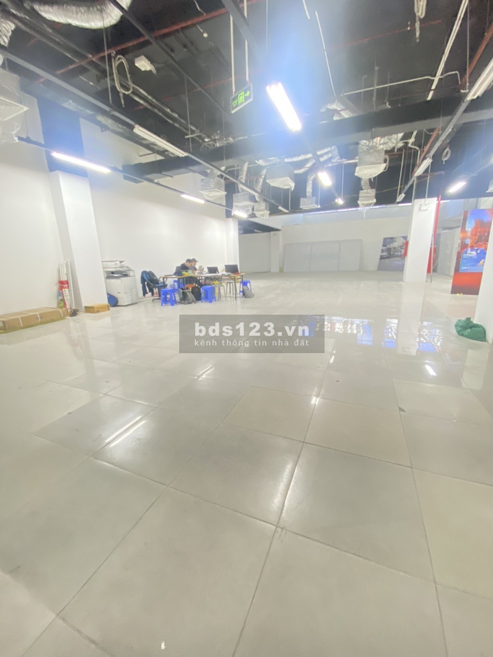 Chính chủ cho thuê Văn Phòng DT 150m2, 250m2, 400m2, 2.000m2 tại chân đế MIpec quận Đống Đa, Hà Nội.