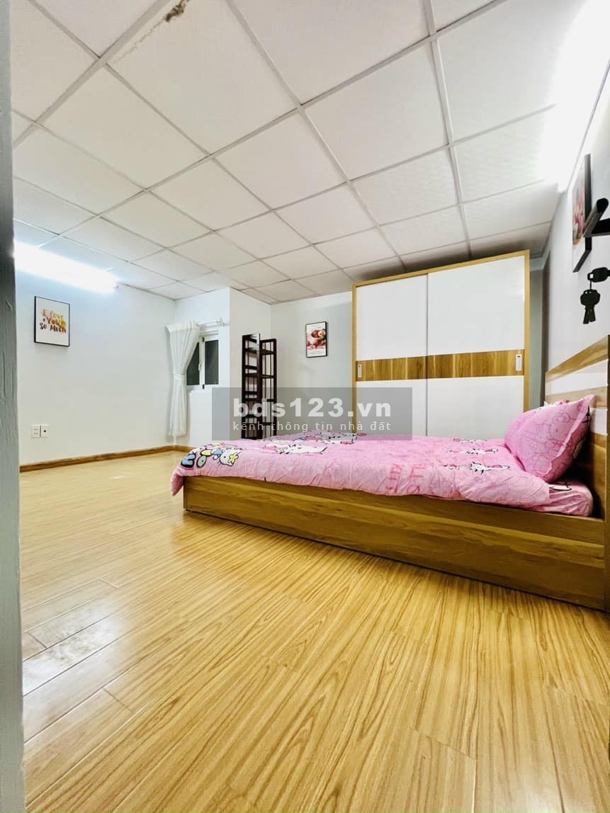 Hẻm ô tô đậu cửa nhà 2 lầu BTCT Nguyễn Sỹ Sách nhỉnh 4 tỷ