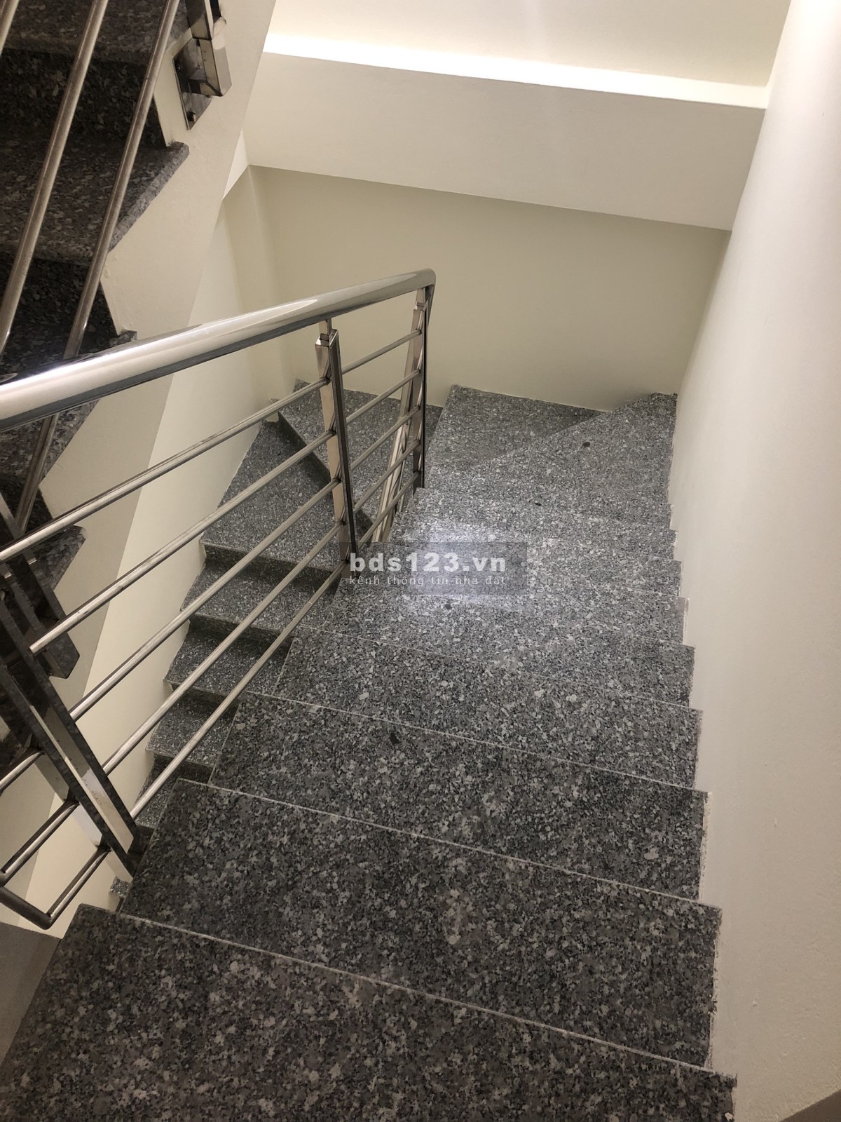 Cho thuê căn hộ mini 40m2, đầy đủ nội thất, 1PN 1PB, ban công