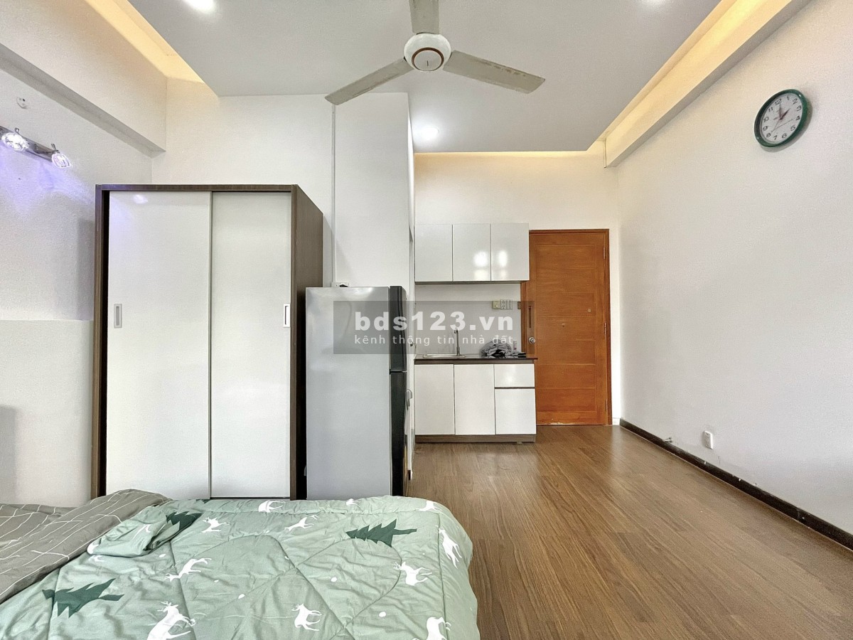 CHDV ban công lớn - Phòng ngủ cửa sổ đón nắng - Full nội thất xinh đẹp - Ngay trung tâm Bình Thạnh
