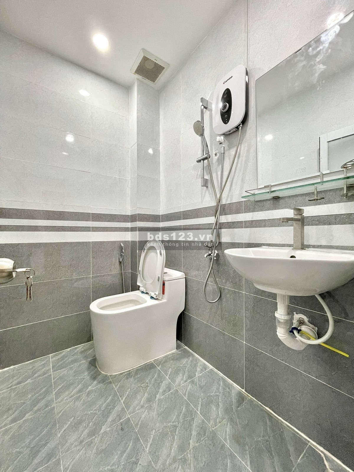 CHDV ban công lớn - Phòng ngủ cửa sổ đón nắng - Full nội thất xinh đẹp - Ngay trung tâm Bình Thạnh