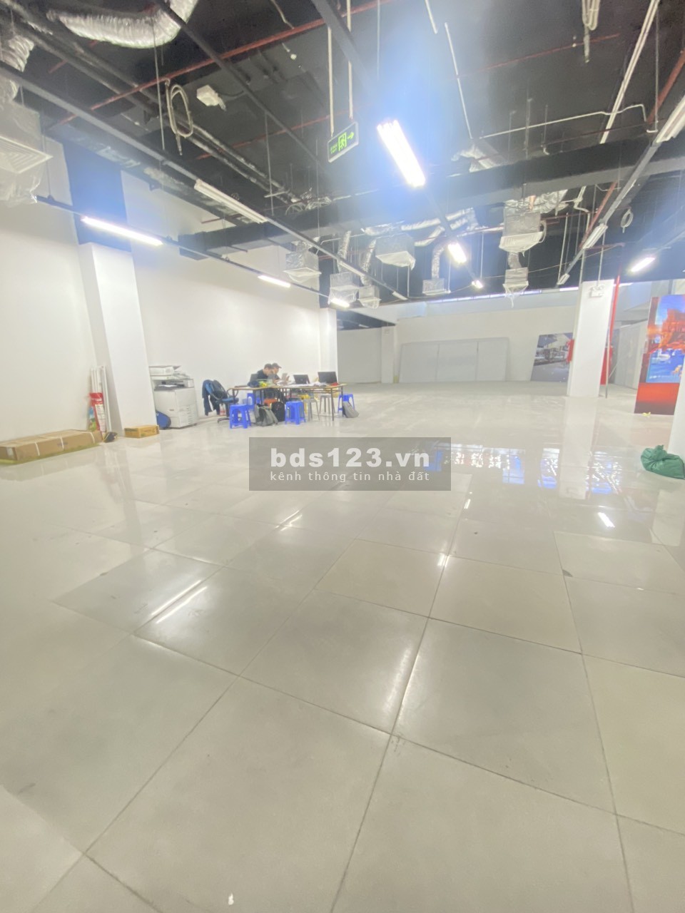 Chính chủ cho thuê Văn Phòng DT 150m2, 250m2, 400m2, 2.000m2 tại chân đế MIpec quận Đống Đa, Hà Nội.