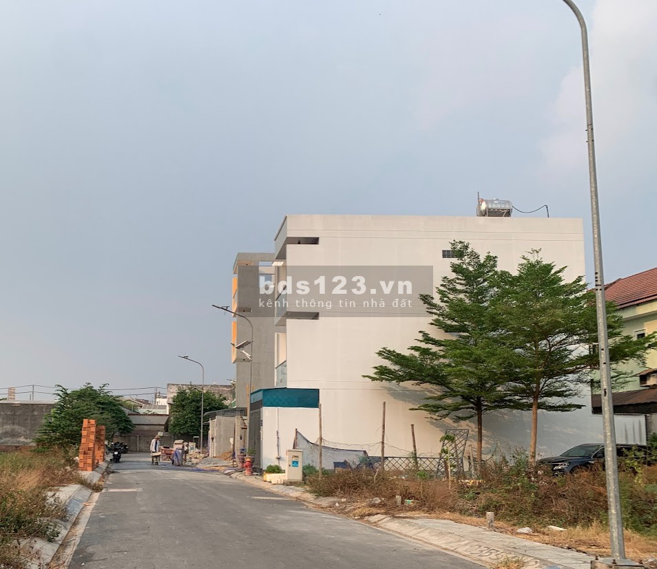 (Thủ Đức) Bán gấp đất phân lô, hxh 8m Ngô Chí Quốc 66m2 (6.5x10) chỉ 2.8 tỷ.
