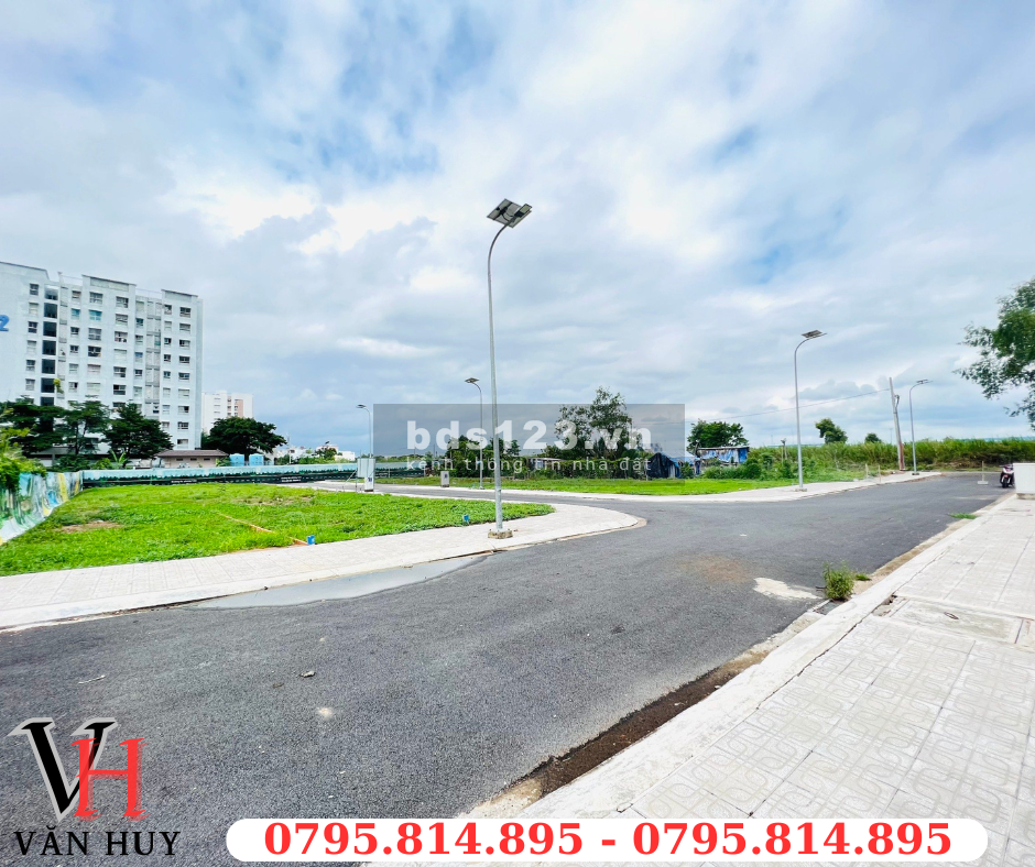 Chính chủ gởi bán 56.2m2 (4 x 14.05m) đất phường An Lạc, quận Bình Tân. Sổ riêng