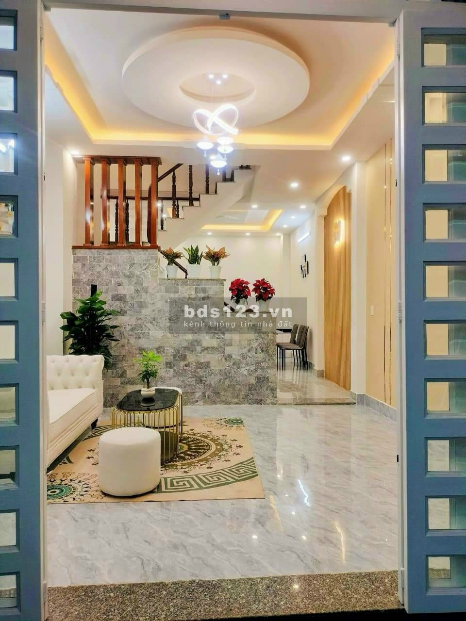 Nhà rất đẹp - Full nội thất cao cấp - 1 trệt 3 lầu - 4,45mx13m - Hẻm ô tô đổ cửa - Tân Chánh Hiệp 08