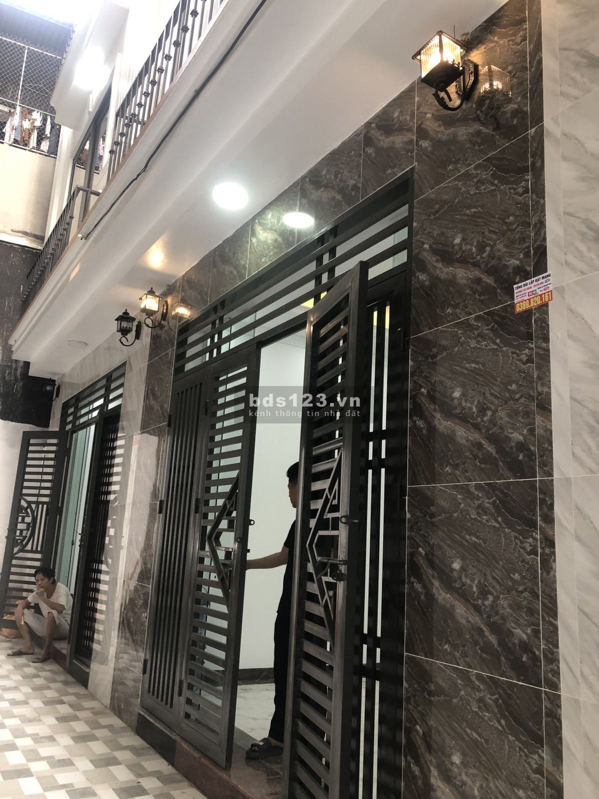 Bán nahf 5 tầng 30M2 Đông La - Gần KĐT Đô Nghĩa