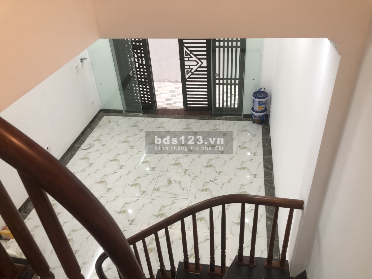 Bán nahf 5 tầng 30M2 Đông La - Gần KĐT Đô Nghĩa