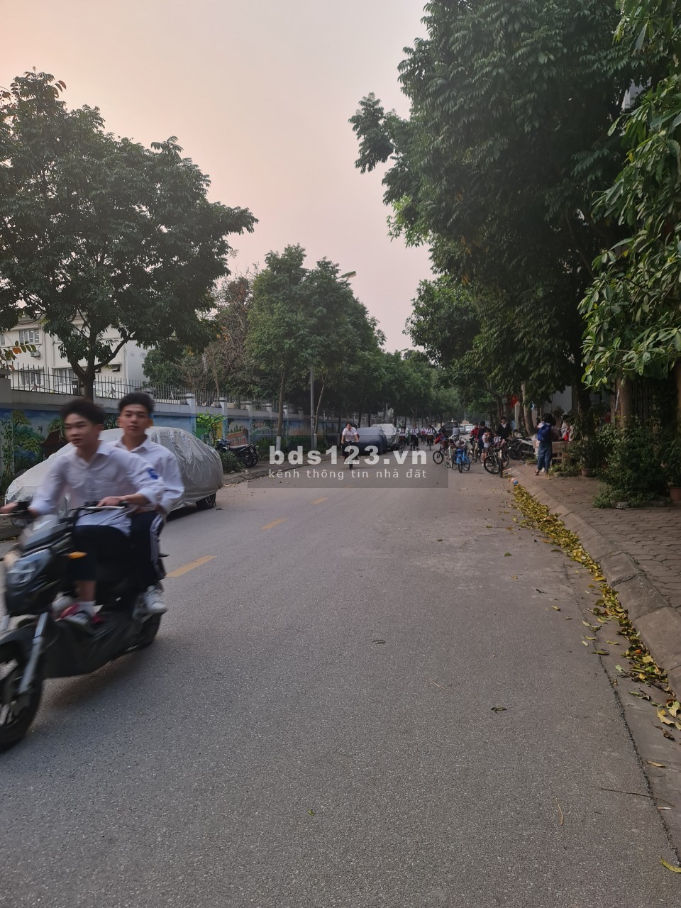 Bán lô đất tái định cư Giang Biên - Gần công viên lớn nhất quận Long Biên