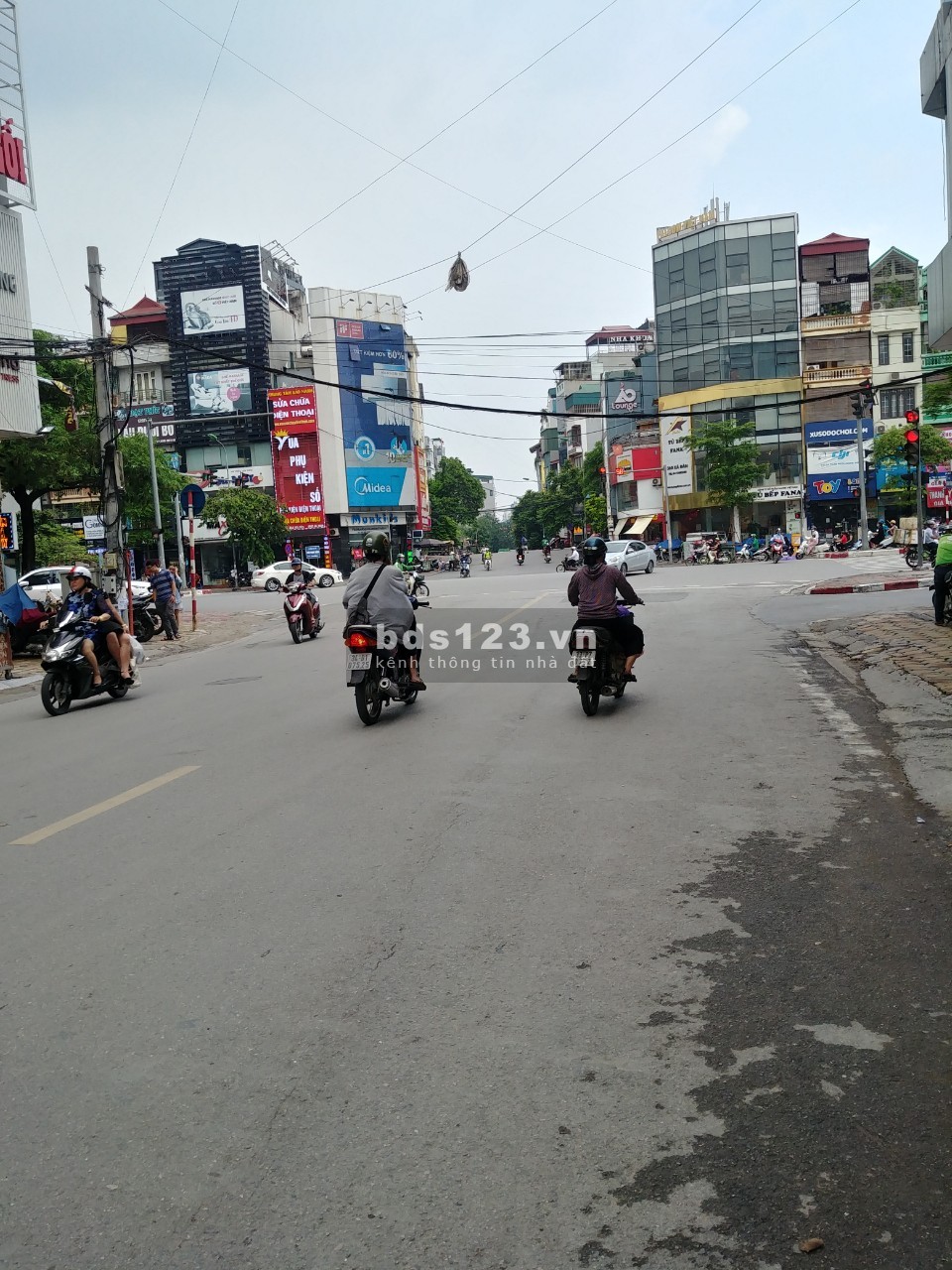 Cho thuê văn phòng DT 15m, 25m, 45m giá rẻ tại tòa văn phòng 14 Nam Đồng, Đống Đa, Hà Nội