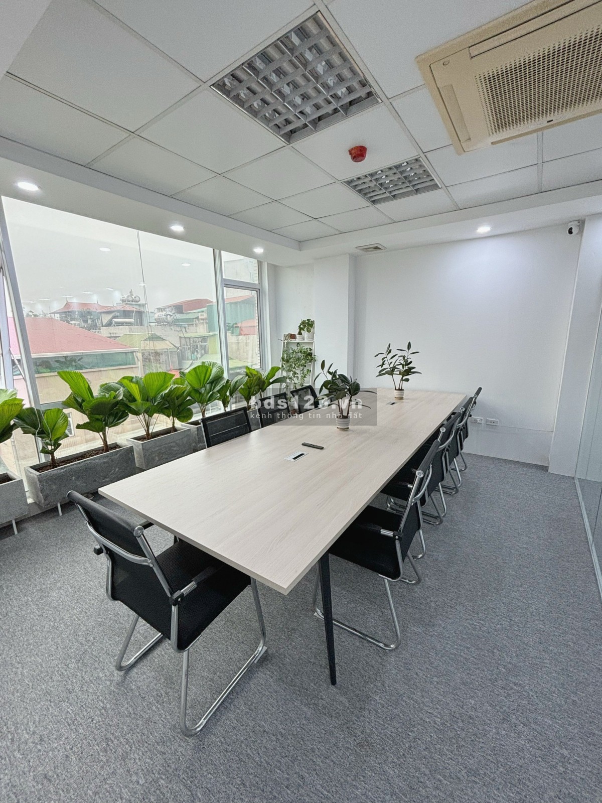 Chính chủ cho thuê văn phòng chuyên nghiệp DT80m giá rẻ tại 130 Quán Thánh, Ba Đình 0866683628