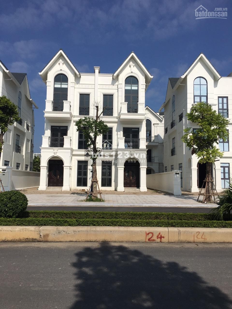 Cần bán gấp căn shophouse, trục đường 30m Hải Âu 2 của dự án Vinhomes Ocean Park Gia Lâm 30,x tỷ BP