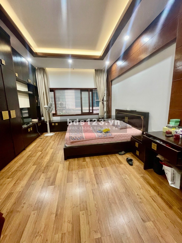 Bán nhà phố Hoàng Cầu, phân lô, ô tô, thang máy, mặt tiền rộng 46Mx5T, nhỉnh 17 tỷ