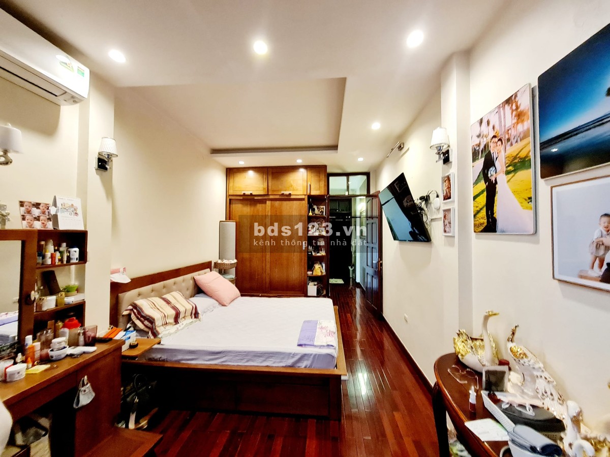 Siêu Phẩm Hoàng Văn Thái 48m/4 tầng 5.5 tỷ Ô Tô đỗ cửa.