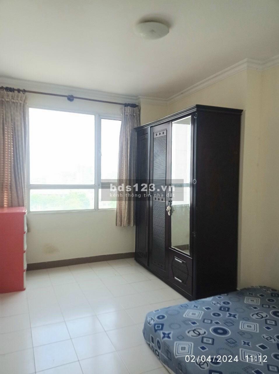 Cần cho thuê gấp căn hộ Phúc Thịnh Quận 5, Dt : 76 m2, 2PN, Giá : 10 tr/th,