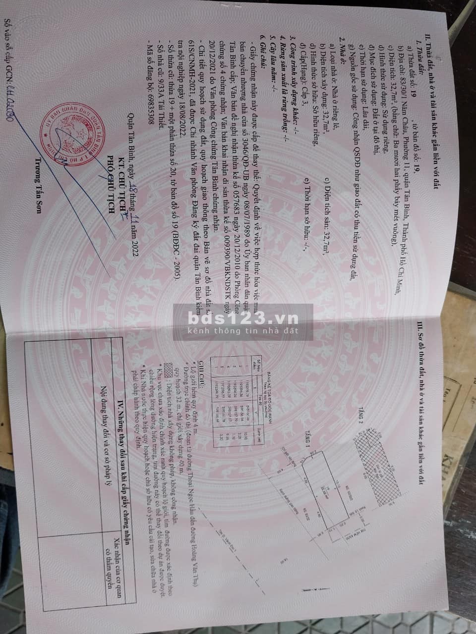 Cần bán gấp nhà quận 4, thông ra mặt tiền