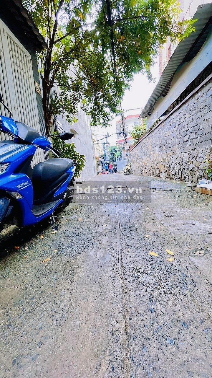 Bán nhà Hẻm xe hơi đường Lê Liễu, Tân Phú, 3 tầng có sân thượng
