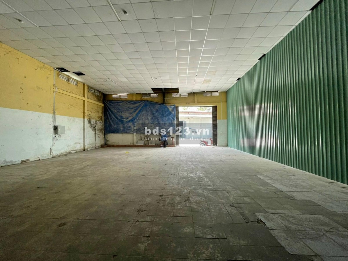 Cho thuê kho 300m2 trong tổng kho Kha Vạn Cân, Phường Linh Trung, Quận Thủ Đức