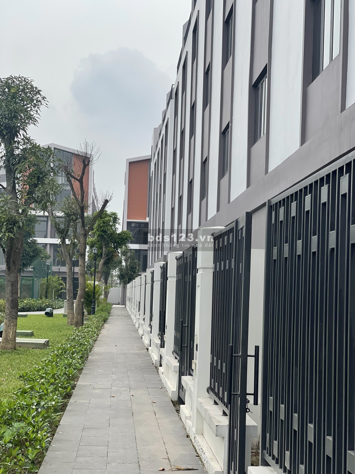 Shophouse Phố Biển 19 Vinhomes Ocean Park3 - 90m2, mặt sau view công viên, sở hữu lâu dài