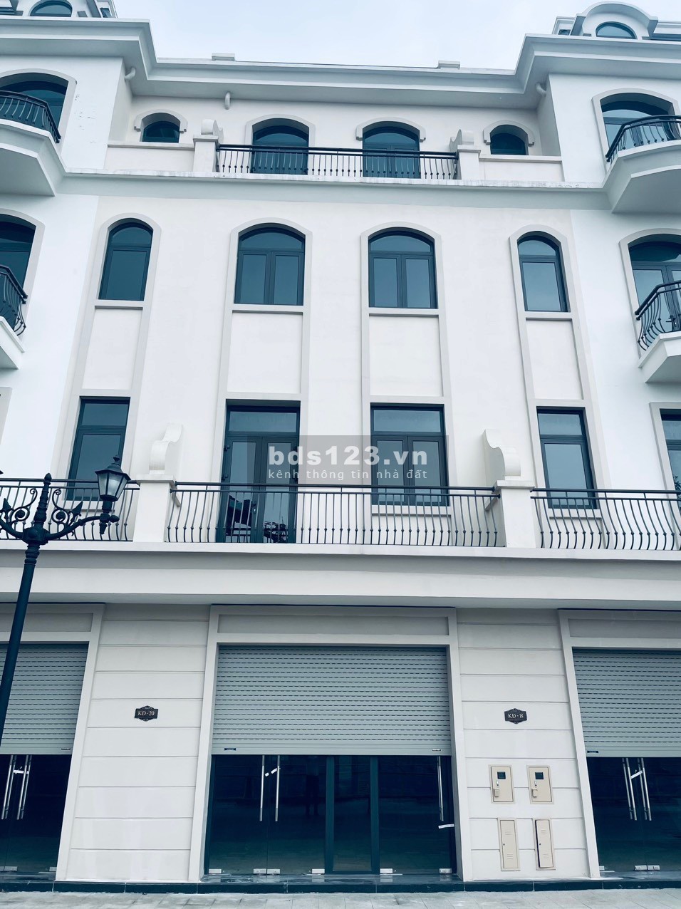 3 căn siêu vip: Mặt hồ Vin 3 19.8 tỷ, Đại lộ bốn mùa - 23.5tỷ, kinh đô đối diện TTTM Vincom 15.1 tỷ