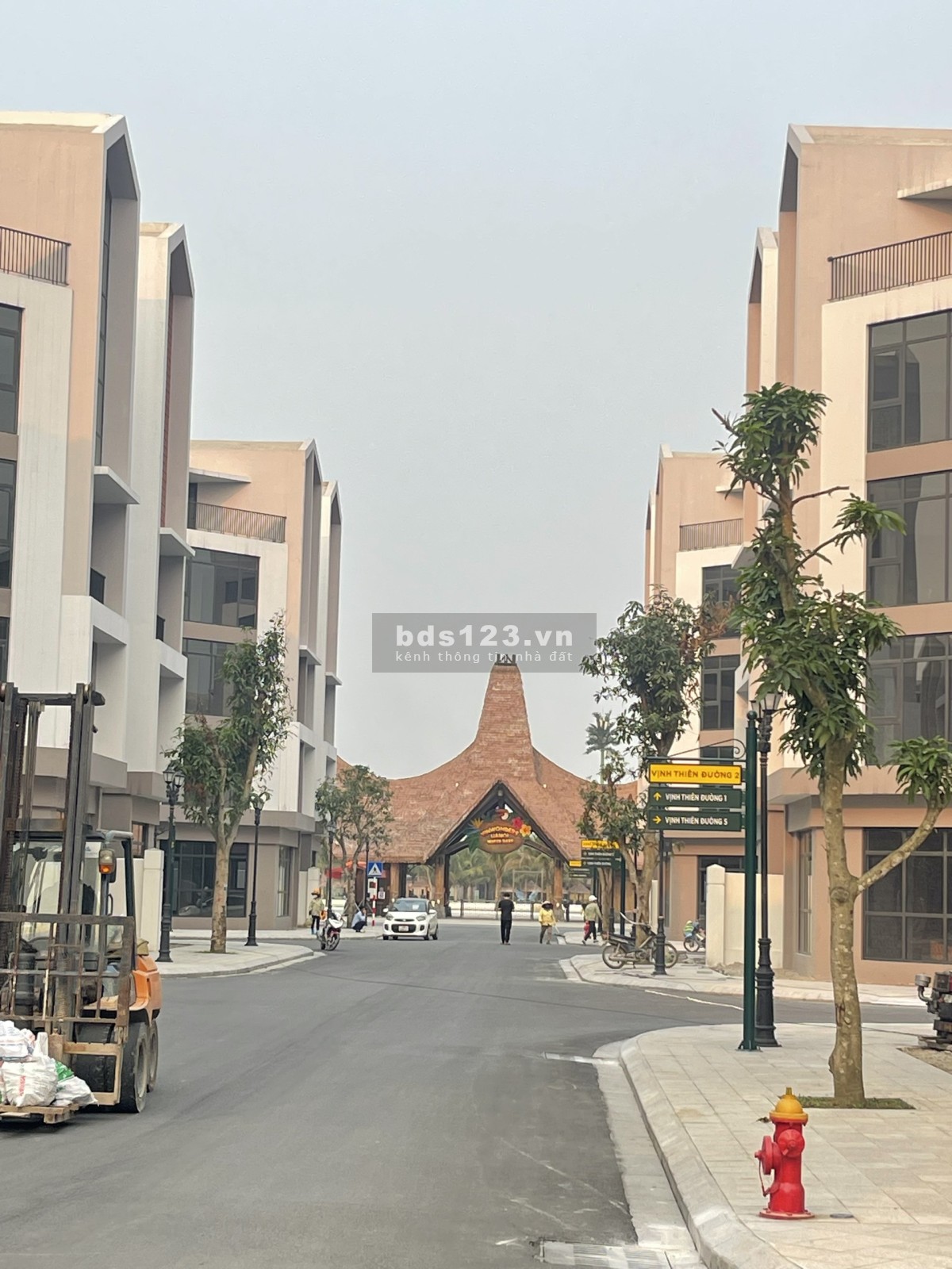 Quỹ ngoại giao hot "Shophouse 3 mặt tiền" sát trục đường 51M, Vịnh Bốn Mùa giá chỉ 14.6 tỷ