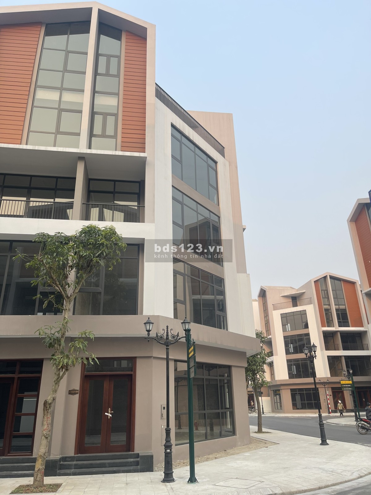 Quỹ ngoại giao hot "Shophouse 3 mặt tiền" sát trục đường 51M, Vịnh Bốn Mùa giá chỉ 14.6 tỷ