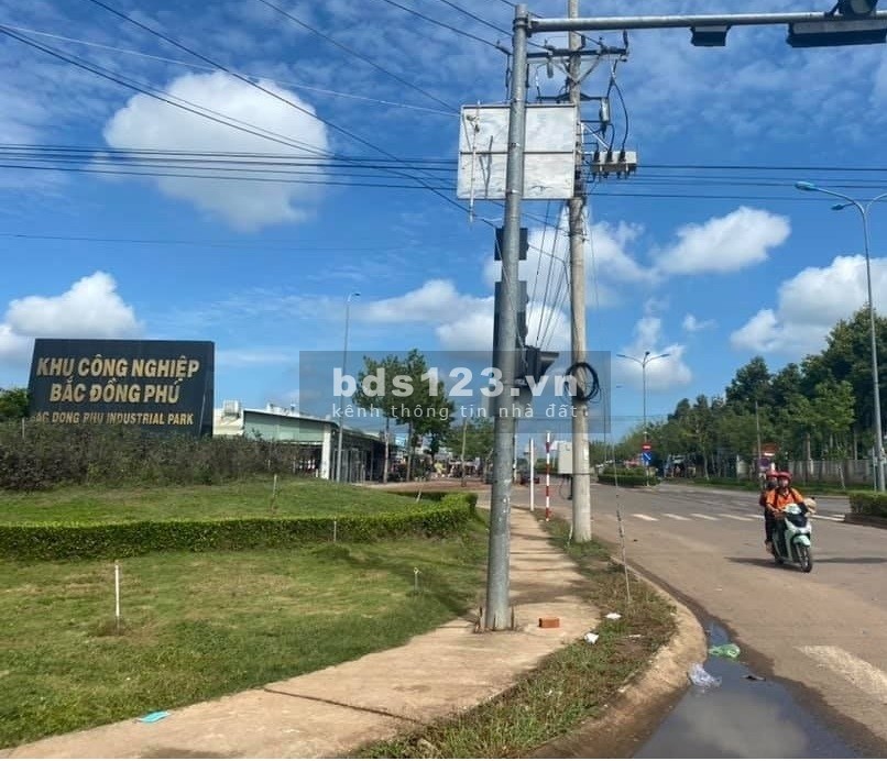 Hàng ngộp 1 lô duy nhất ngay sau BV Hoàn Mỹ BP