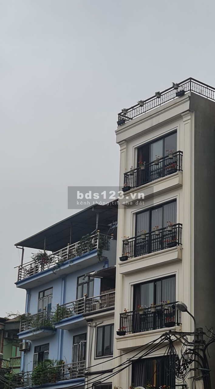 Nhà mới ở ngay, chìa khóa trao tay - Nhà phố ô cách - 5 tầng - 4,1 tỷ