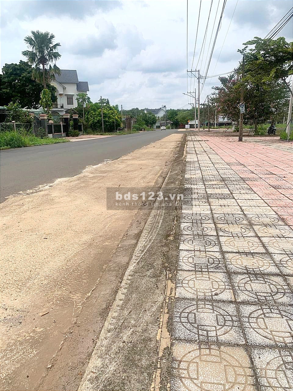 Hàng ngộp 1 lô duy nhất ngay sau BV Hoàn Mỹ BP