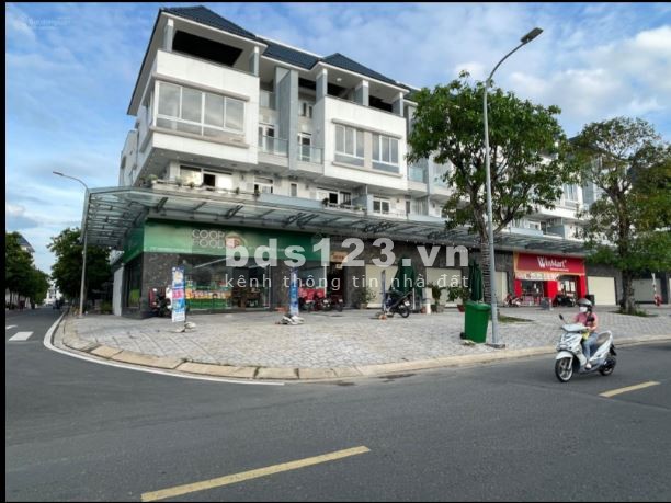 Cần bán căn shophouse mặt tiền Nguyễn Văn Hoa
