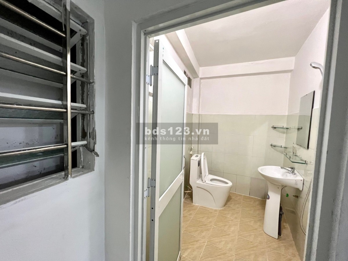Nhà diện tích 100M2, 3PN, hẻm xe hơi, đường số 8, Linh Xuân, Thủ Đức