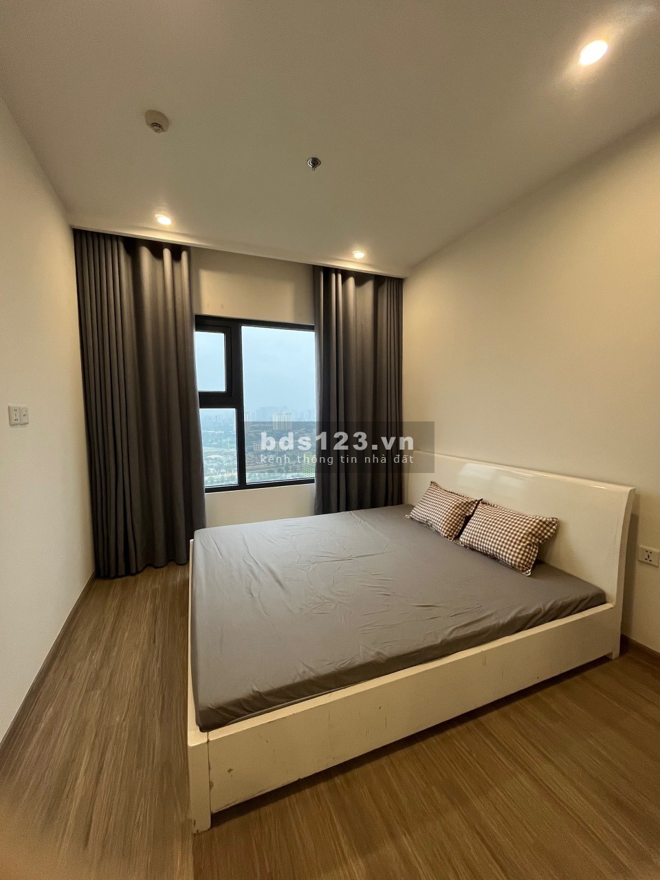Bán căn 1PN+1 43m full đồ tòa GS1 2.430 tỷ Vinhomes Smart City