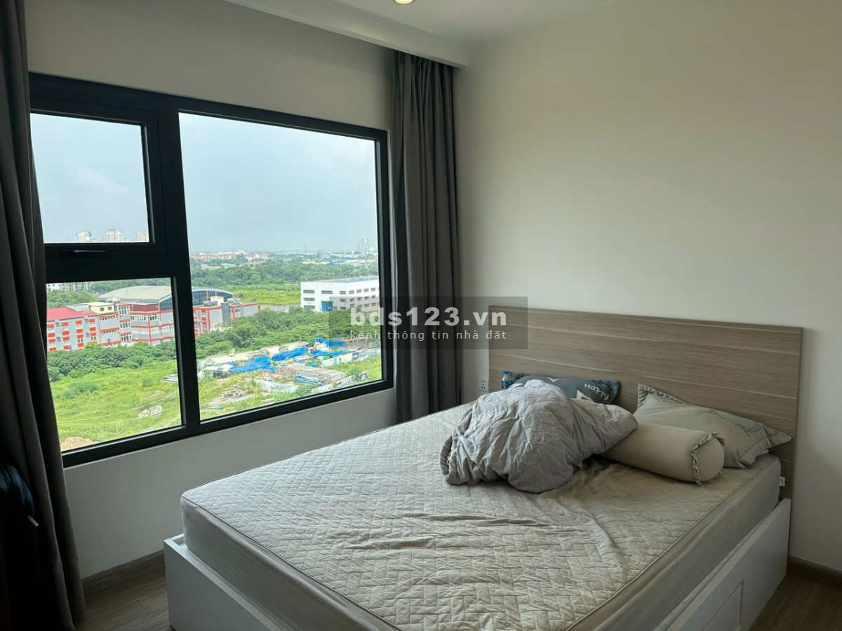 Bán gấp căn hộ 2pn+1, full nội thất, giá 3.3 tỷ bao phí. LH: 0382.938.918