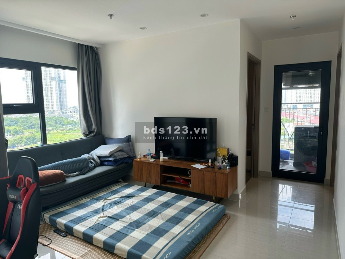Bán gấp căn hộ 2pn+1, full nội thất, giá 3.3 tỷ bao phí. LH: 0382.938.918