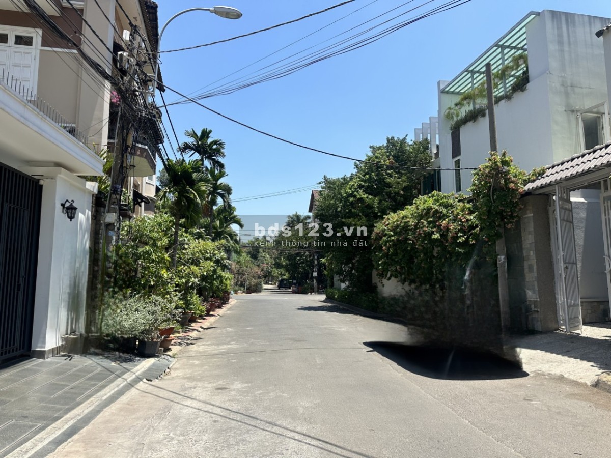 Cần bán biệt thự Biệt thự sân vườn Nguyễn Văn Hưởng