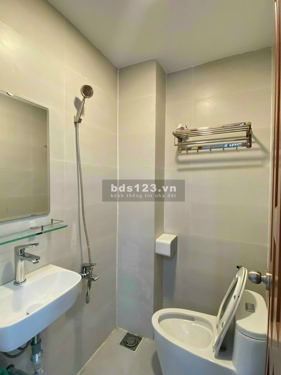 Nhà hẻm xe tải gần Emart, DT 43m² (5 x 8.5) 15m ra đường chính
