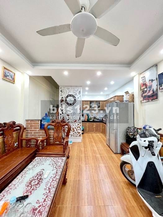 Bán nhà ngõ phố Tân Mai, ngõ thông, ô tô tránh, 30m2 x 5T