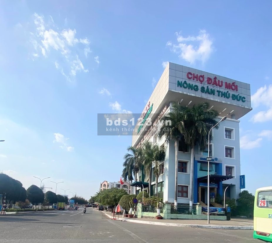 Bán nhà mặt tiền đường 12m, Khu DC Bình Chiểu, chợ Nông Sản Thủ Đức 115m2 (8x15), 6.5tỷ.