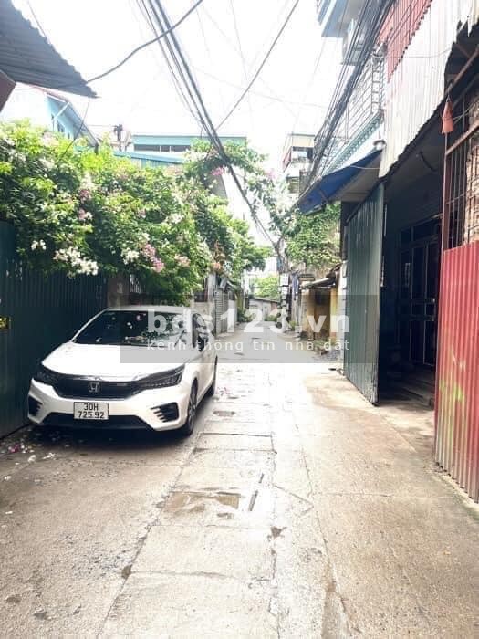 Trung tâm Thanh Trì ô tô đỗ cổng - Đường Ngọc Hồi - Sát chợ Tam Hiệp.