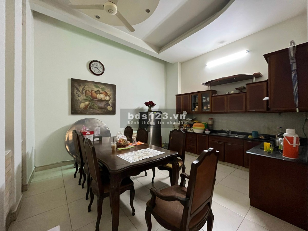 Bán nhà mặt tiền phường 4 quận 8