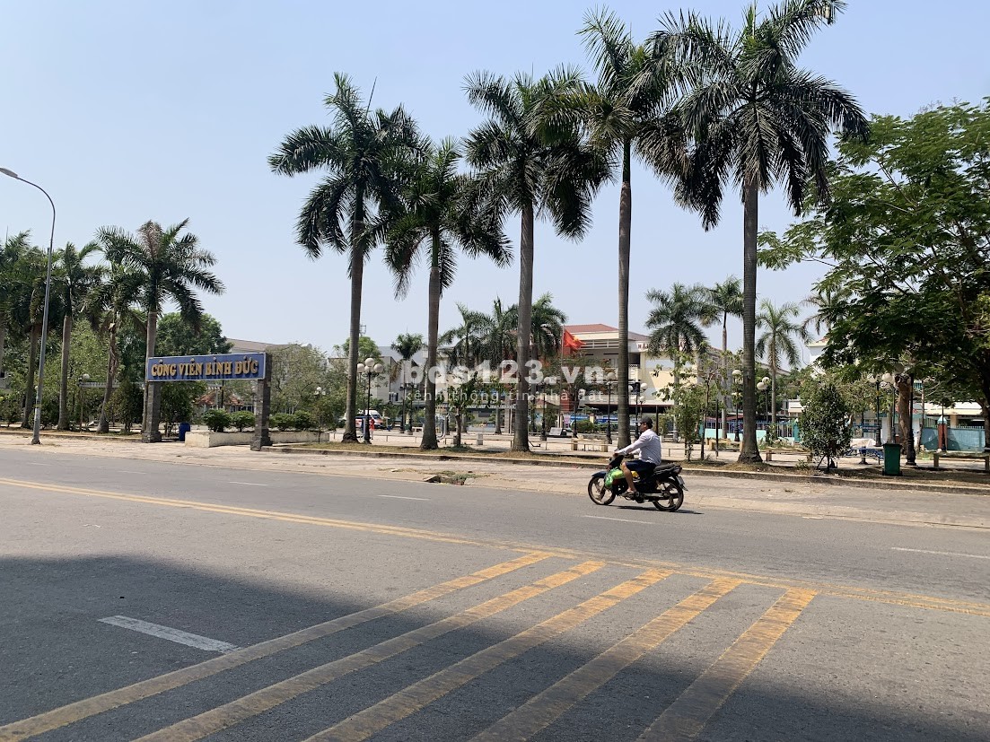 Bán nhà mặt tiền đường 12m, Khu DC Bình Chiểu, chợ Nông Sản Thủ Đức 115m2 (8x15), 6.5tỷ.