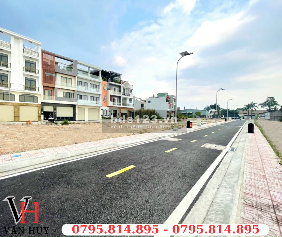 Bán lô đất 70.9m2 gần bệnh viện quận Bình Tân, sổ riêng. Đường nhựa 25m