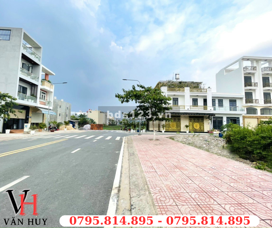 Bán lô đất 70.9m2 gần bệnh viện quận Bình Tân, sổ riêng. Đường nhựa 25m