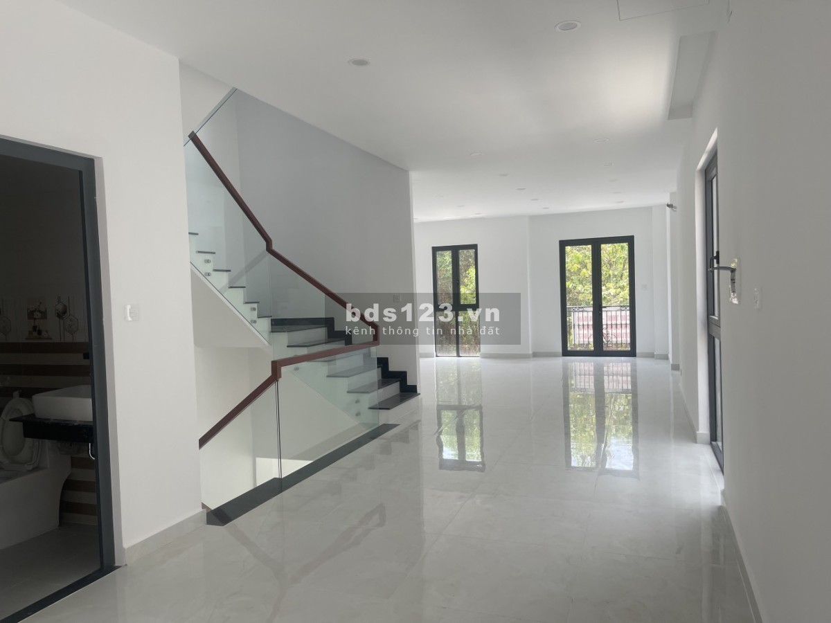 Cho thuê biệt thự 200m2 hoàn thiện tại Vinhomes Grand Park - 35 triệu