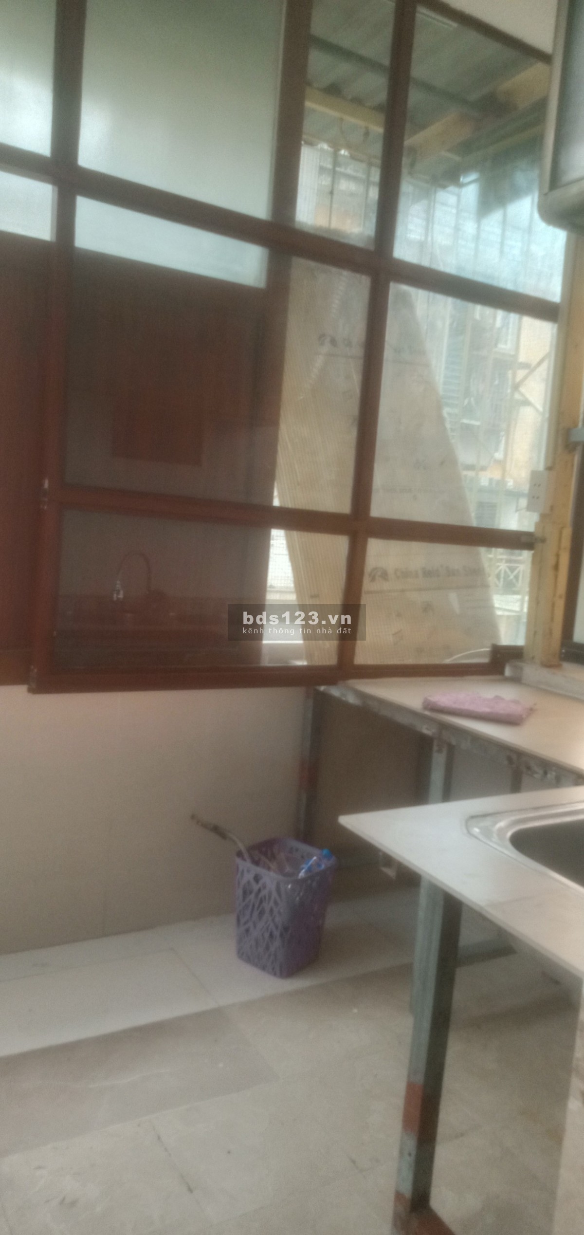 Cho thuê căn hộ tập thể chính chủ số nhà 10C ngõ 186 phố Ngọc Hà.