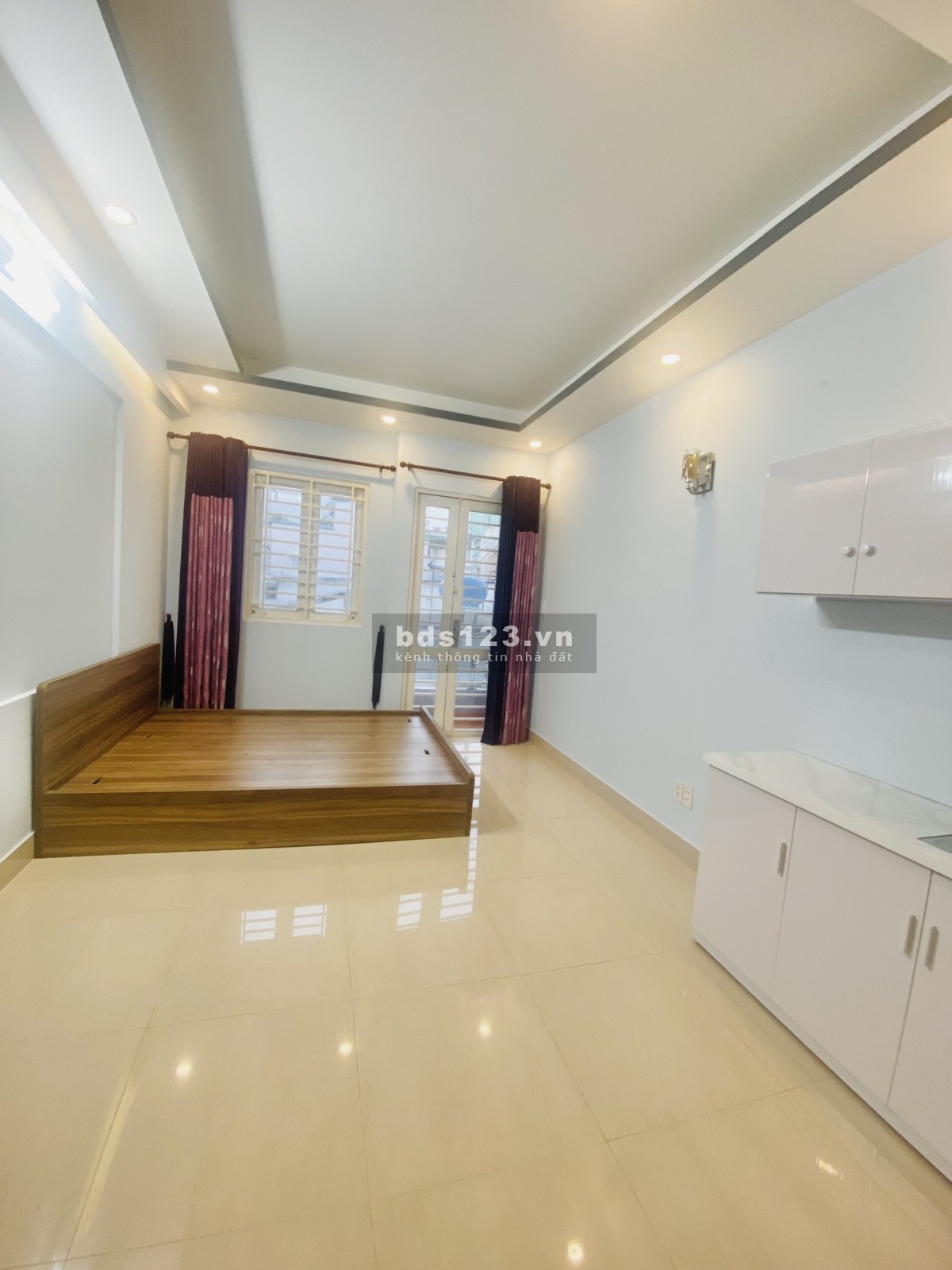 Cho thuê căn hộ studio/bc, 6.000.000 đ, lầu 101, LH: 0862133042 (Tiến Đạt)