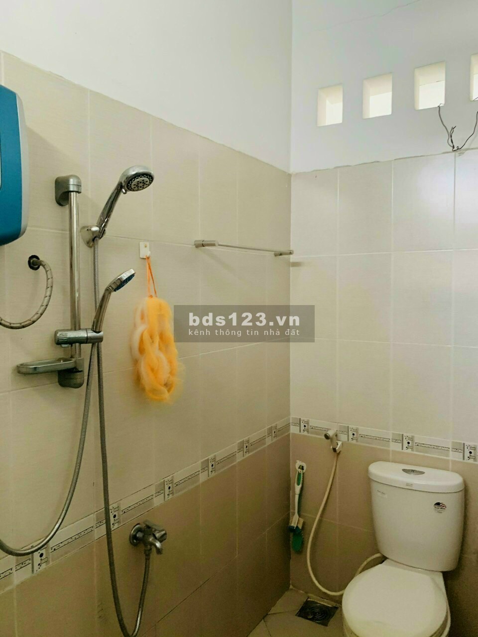 Nhà full nội thất, sân đậu oto, 3pn, ngay ĐH Cảnh Sát